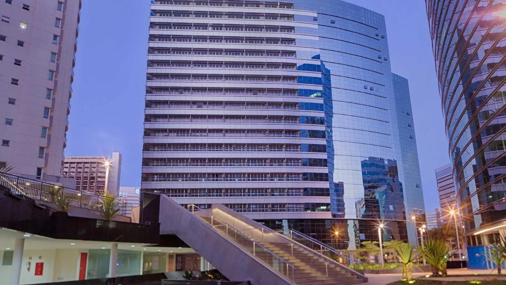 アパート F1321 Apart Hotel Com Wifi Piscina Academia ブラジリア